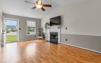3401 Dana Ln in Virginia Beach, VA - Building Photo - Building Photo