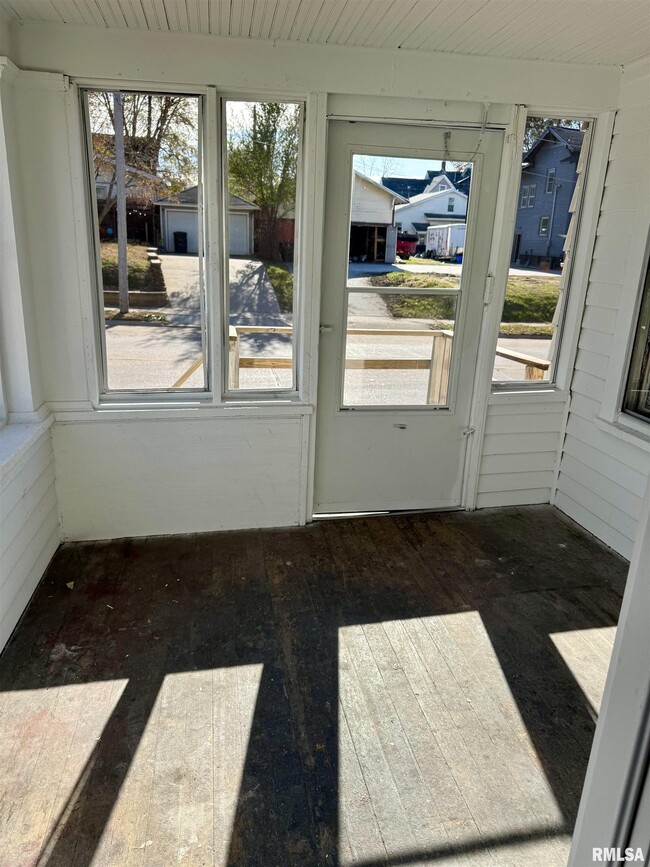 1215 18th Ave in Rock Island, IL - Building Photo - Building Photo