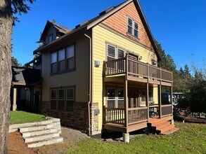 311 NE 117th St in Seattle, WA - Building Photo - Building Photo