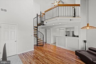 6000 Mersey Oaks Way in Alexandria, VA - Building Photo