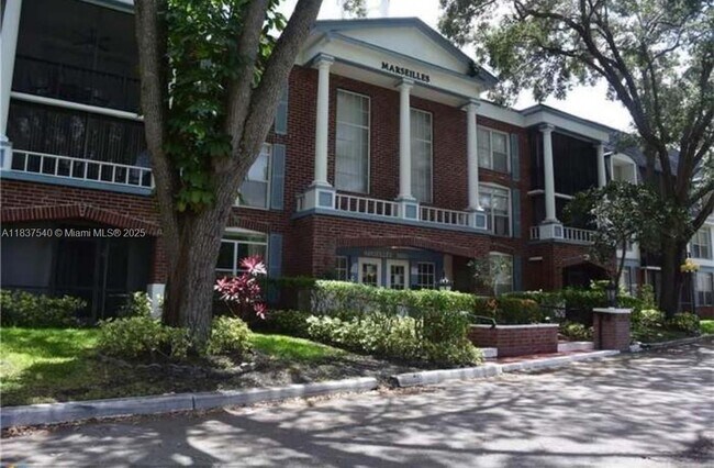 property at 3660 Inverrary Dr