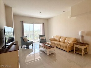 15901 Pointe Cir in Iona, FL - Building Photo - Building Photo