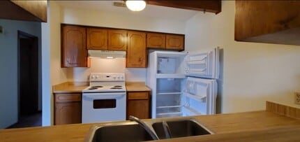 5112 Shadylane Dr in Midland, TX - Foto de edificio - Building Photo