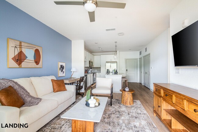 12020 Brush Hl Rd, Unit 1-107 in Wildwood, FL - Foto de edificio - Building Photo