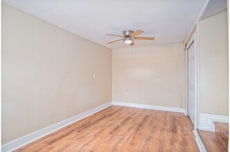 1323 Lamar St, Unit 2 in San Antonio, TX - Foto de edificio - Building Photo