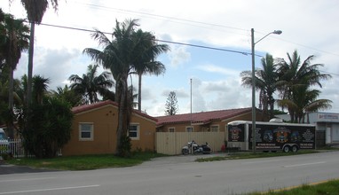 1618 N Dixie Hwy in Hollywood, FL - Foto de edificio - Building Photo