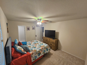 10515 Brady Crk Cp in San Antonio, TX - Building Photo - Building Photo
