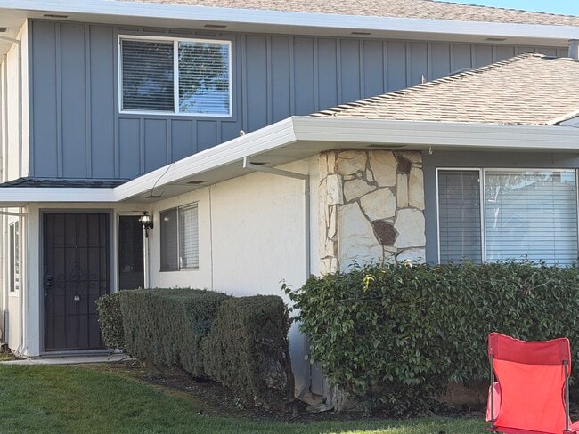 5532 Spinnaker Dr, Unit 2 in San Jose, CA - Foto de edificio - Building Photo