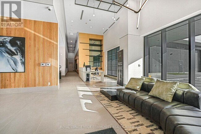 1007 The Queensway in Toronto, ON - Building Photo - Building Photo