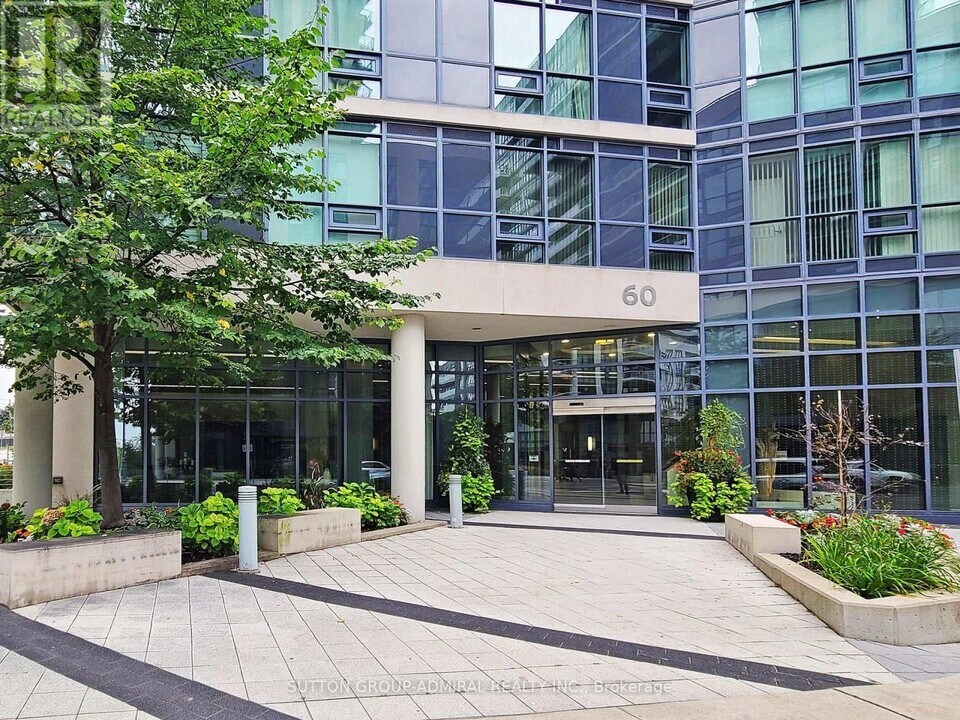 60 Annie Craig Dr in Toronto, ON - Building Photo