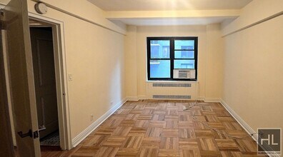 EAST 56 STREET in New York, NY - Building Photo - Building Photo