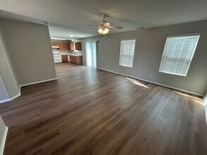 211 Sol Ct S in Visalia, CA - Building Photo - Building Photo