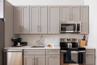 222 Vine St in Philadelphia, PA - Building Photo - Building Photo