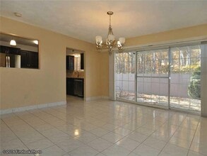 77 Hoffman Ave in Cranston, RI - Building Photo - Building Photo