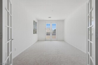 8235 Coyado St in Las Vegas, NV - Building Photo - Building Photo