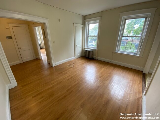 235 Park Dr, Unit 1 in Boston, MA - Foto de edificio - Building Photo