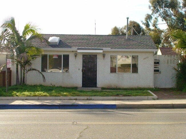 2255 Garnet Ave, Unit #1 in San Diego, CA - Foto de edificio - Building Photo