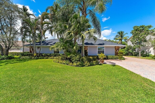 10 SE Splitrail Cir in Jupiter, FL - Building Photo - Building Photo