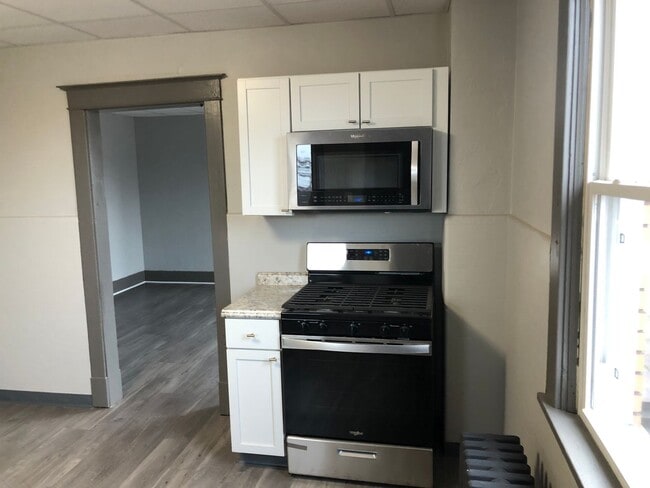 3836 Chartiers Ave in Pittsburgh, PA - Building Photo - Building Photo