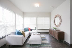 Encore at Forest Park in St. Louis, MO - Building Photo