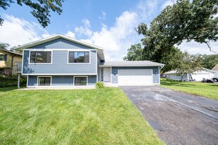 3052 16th St NW in New Brighton, MN - Building Photo