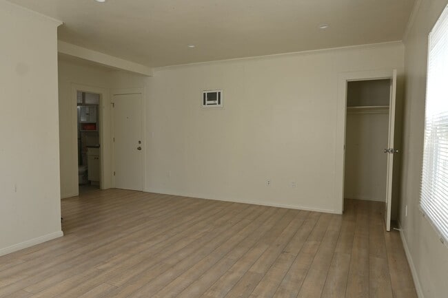 706 Highland Ave in Manhattan Beach, CA - Building Photo - Building Photo