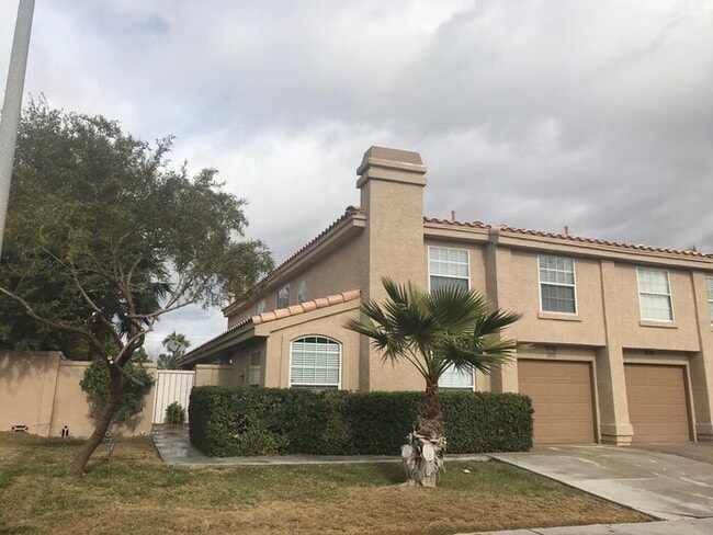 property at 2822 Dawn Crossing Dr