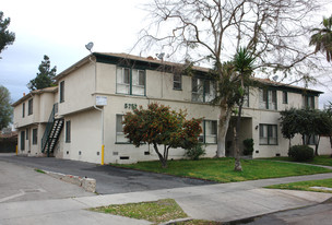 5757 Willowcrest Ave Apartments