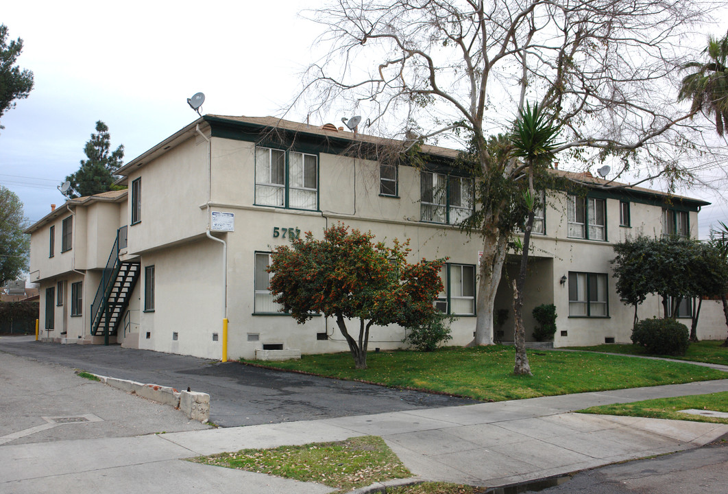 5757 Willowcrest Ave in North Hollywood, CA - Building Photo