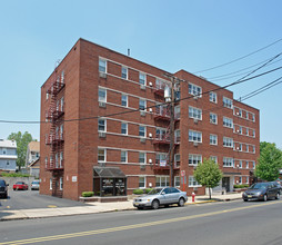 Grantwood Towers in Cliffside Park, NJ - Building Photo - Building Photo