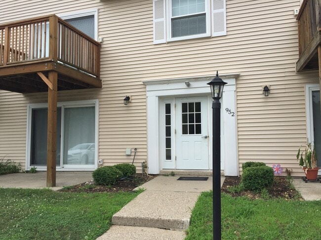 952 Bloomfield Village Blvd in Auburn Hills, MI - Building Photo - Building Photo