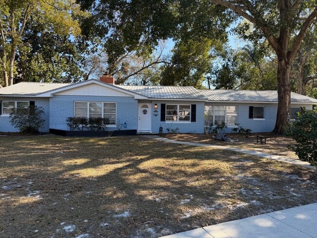 property at 2517 Osceola Dr
