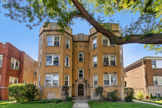 6147-6149 N Claremont Ave in Chicago, IL - Building Photo - Building Photo