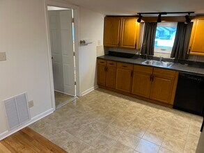 26 Patricia Ln, Unit B in Albany, NY - Building Photo - Building Photo