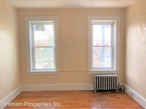 263 Elm St in Holyoke, MA - Building Photo - Building Photo