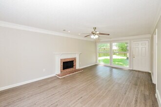 5617 Annandale Dr in Memphis, TN - Foto de edificio - Building Photo