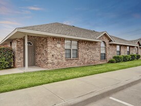 Lexington Court in Abilene, TX - Building Photo