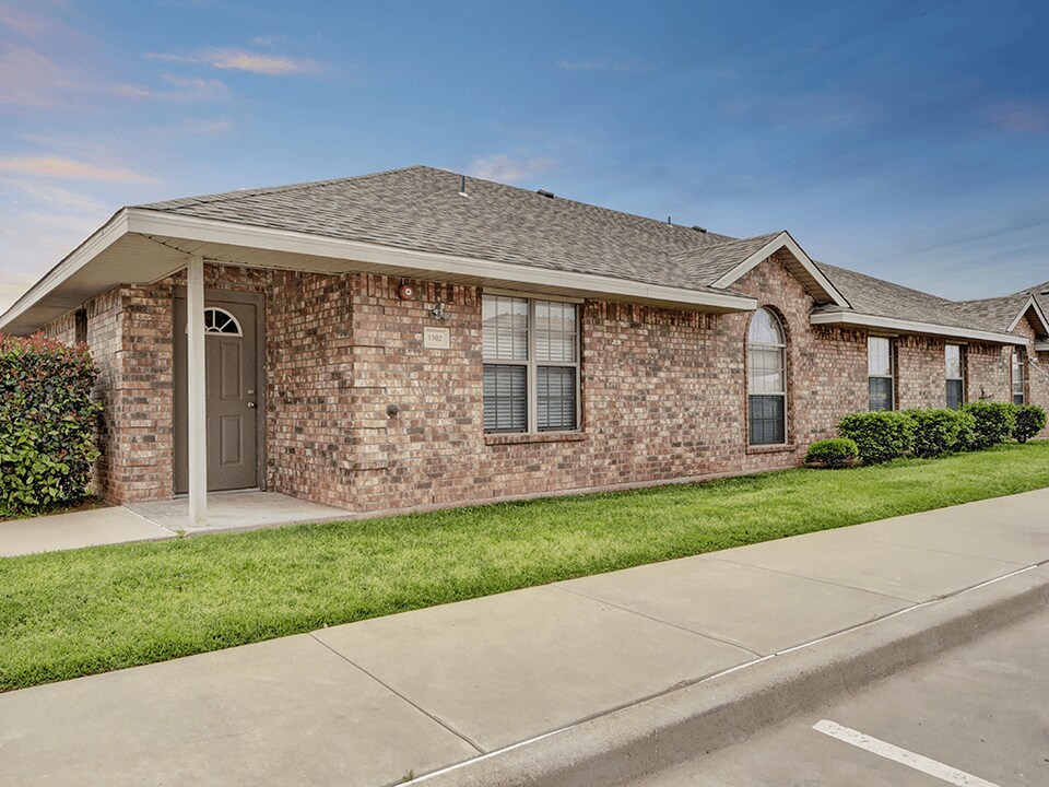 Lexington Court in Abilene, TX - Building Photo