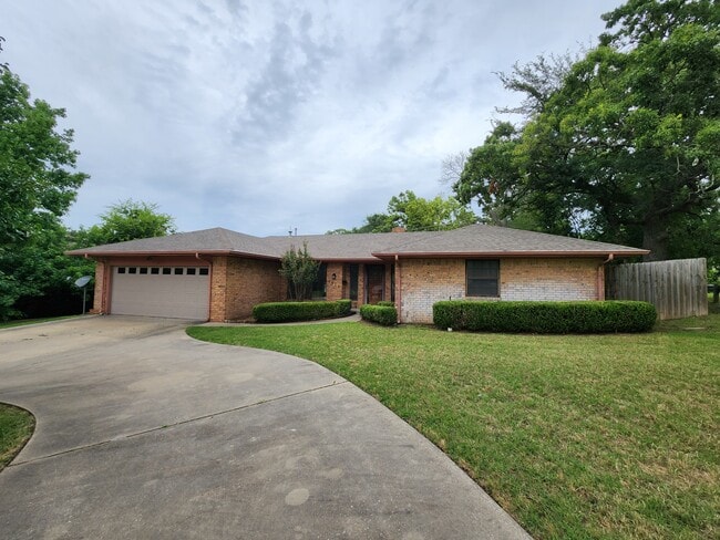 property at 2516 E Timber Terrace