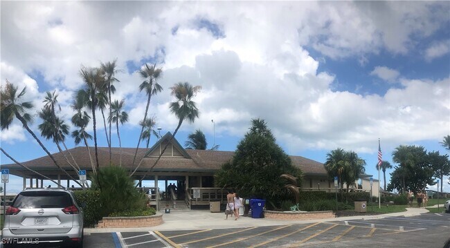 property at 1200 Gulf Shore Blvd N