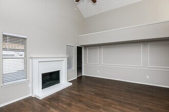 5704 Stone Meadow Ln in Fort Worth, TX - Foto de edificio - Building Photo