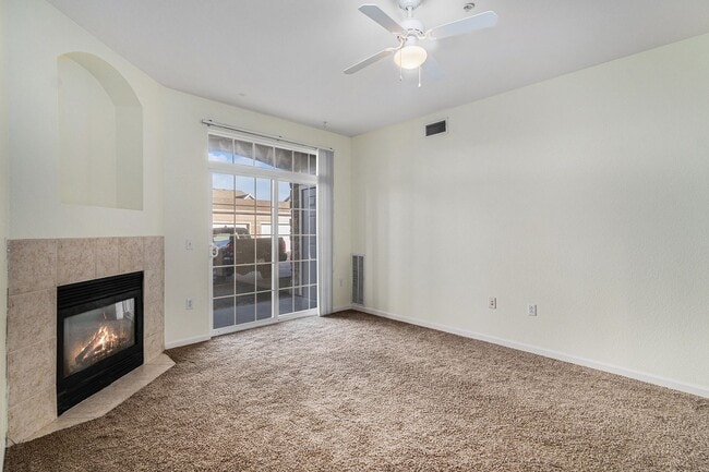 7440 S Blackhawk St in Englewood, CO - Building Photo - Building Photo