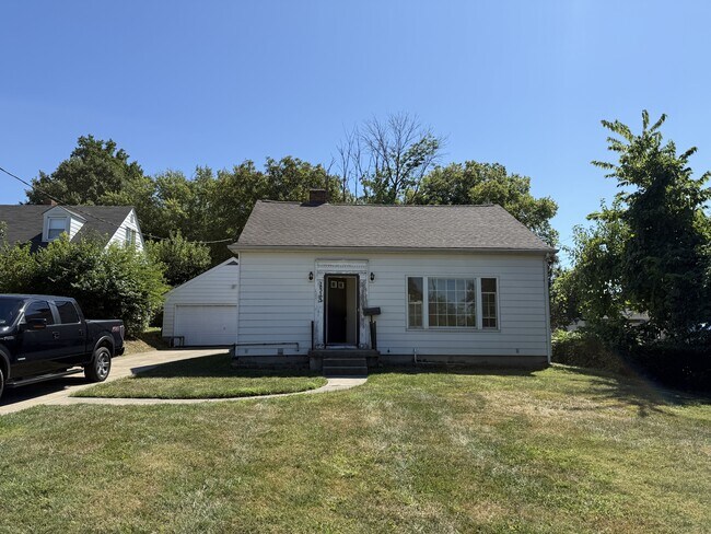property at 1313 Carolina Ave