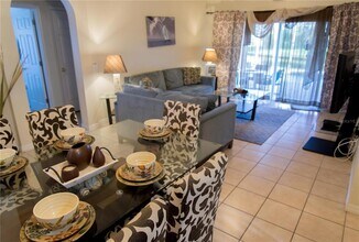 1021 Soaring Eagle Ln in Kissimmee, FL - Foto de edificio - Building Photo