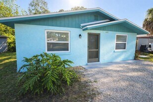 4849 Camphor Ave in Sarasota, FL - Building Photo