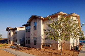 Mesquite Village Apartments in Las Cruces, NM - Foto de edificio - Building Photo