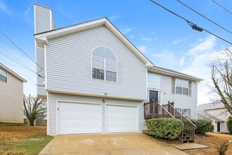 813 Asbury Way in Lithonia, GA - Building Photo - Building Photo