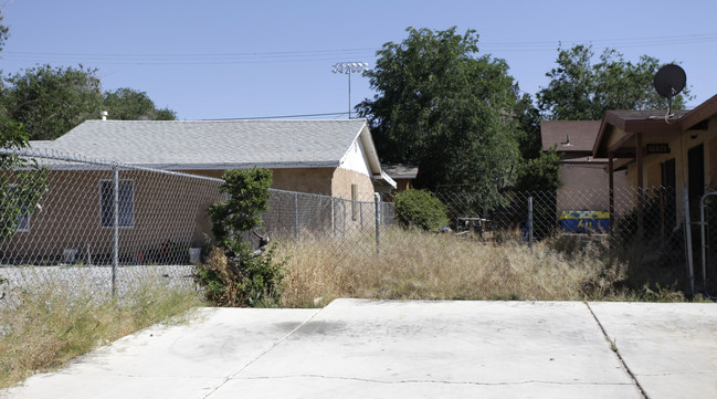 16833 Tracy St in Victorville, CA - Building Photo - Building Photo