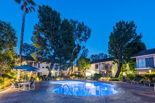 Village Pointe Apartments in Northridge, CA - Building Photo