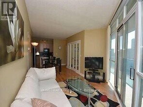 80 Absolute Ave in Mississauga, ON - Building Photo - Building Photo